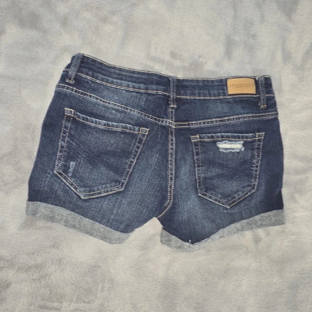AEROPOSTALE Midi Cuffed Distressed Jean Shorts Size 4‎ Blue Denim Dark Wash